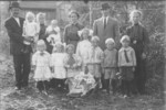 Kivist� and Hakanen families circa 1913