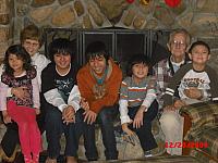 Grandma and pa and kids Thanksgiving 09